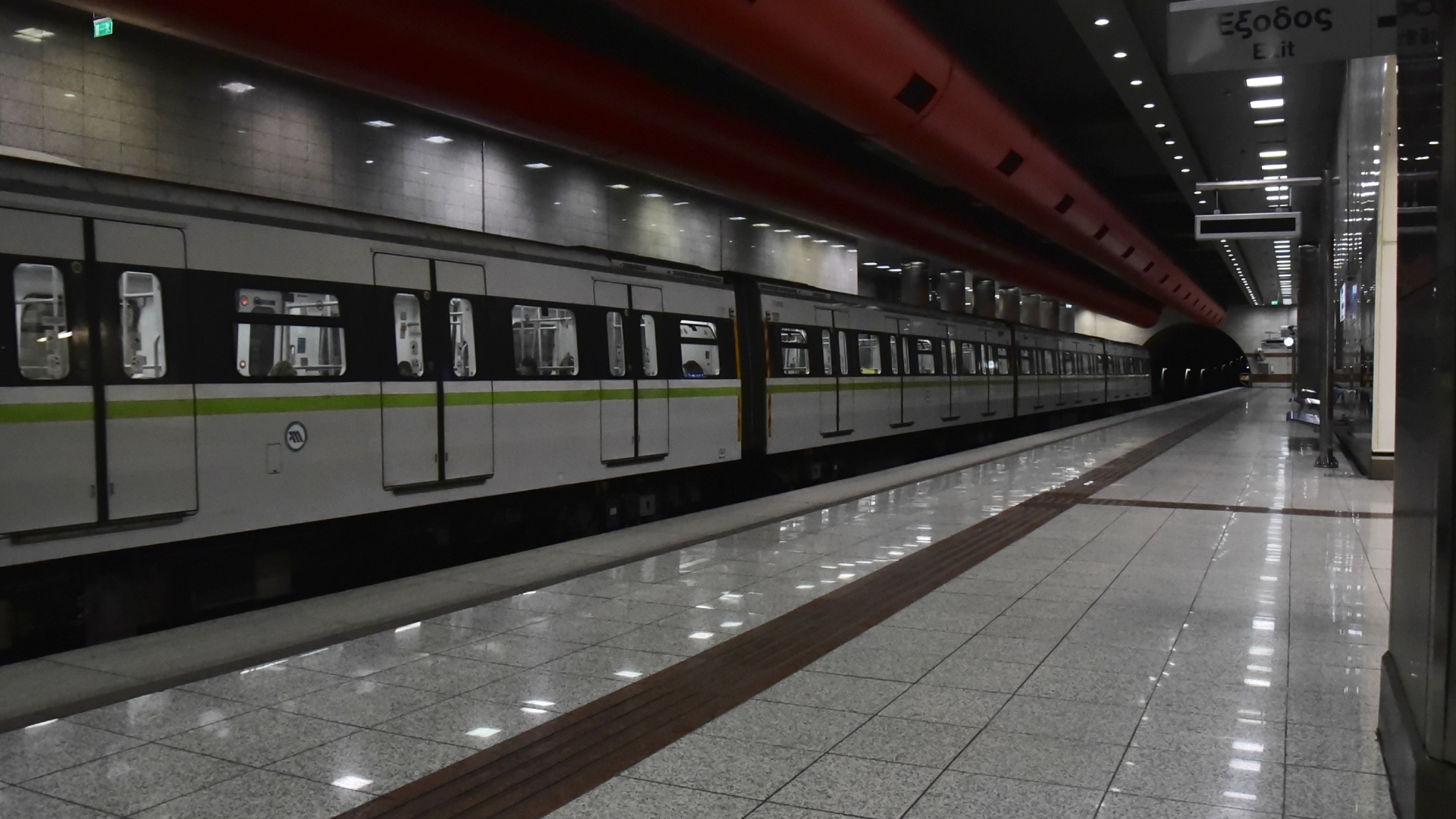 Δείτε πότε ξεκινάει η 24ωρη λειτουργία του μετρό κάθε Σάββατο