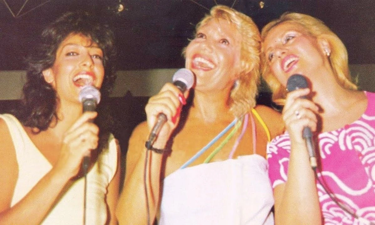 Αγνώριστες Βίσση-Μοσχολιού & Μαρινέλλα σε βίντεο του 1987-Η πόζα με τον Καρβέλα