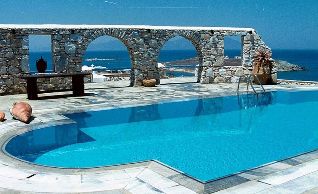 Ο θάνατος του μοντέλου στην Μύκονο και η μυστηριώδης «λευκή σκόνη» που βρέθηκε δίπλα του