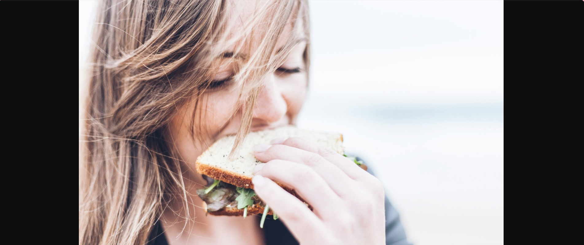 Αυτά είναι τα 5 τρόφιμα που μας βοηθούν να παραμείνουμε νέοι σύμφωνα με την επιστήμη