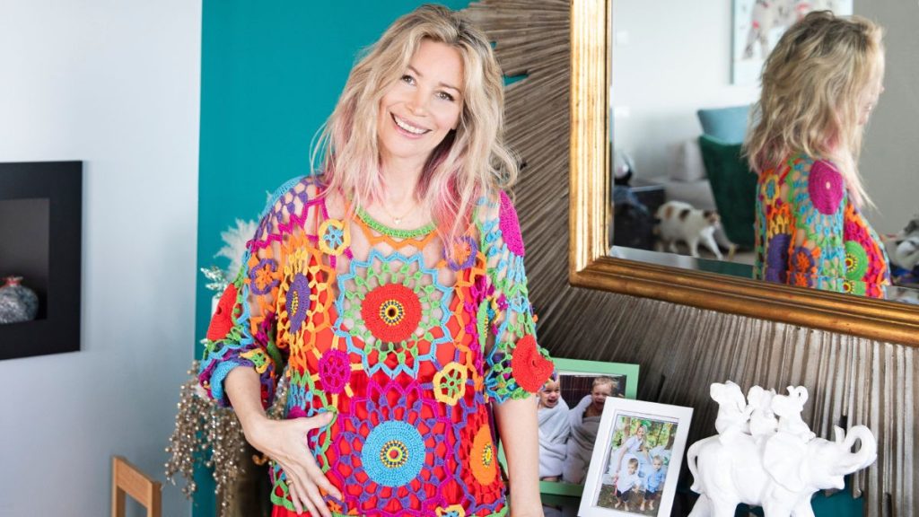 Α.Κωνσταντινίδη: Οι φωτογραφίες που δημοσίευσε από τον θηλασμό της νεογέννητης κόρης της