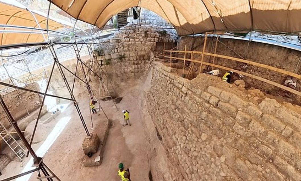 Σπουδαία αρχαιολογική ανακάλυψη: «Εδώ ο Ιησούς θεράπευσε τον τυφλό» – Το θαύμα στην Κολυμβήθρας του Σιλωάμ