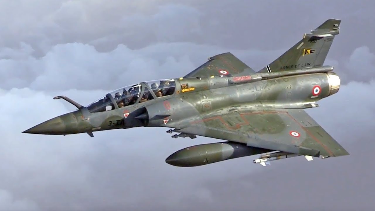 Η Γαλλία θέλει να «προστατέψει» την Ευρώπη με τα πυρηνικά της – Συνάντηση Μακρόν με Μερτς