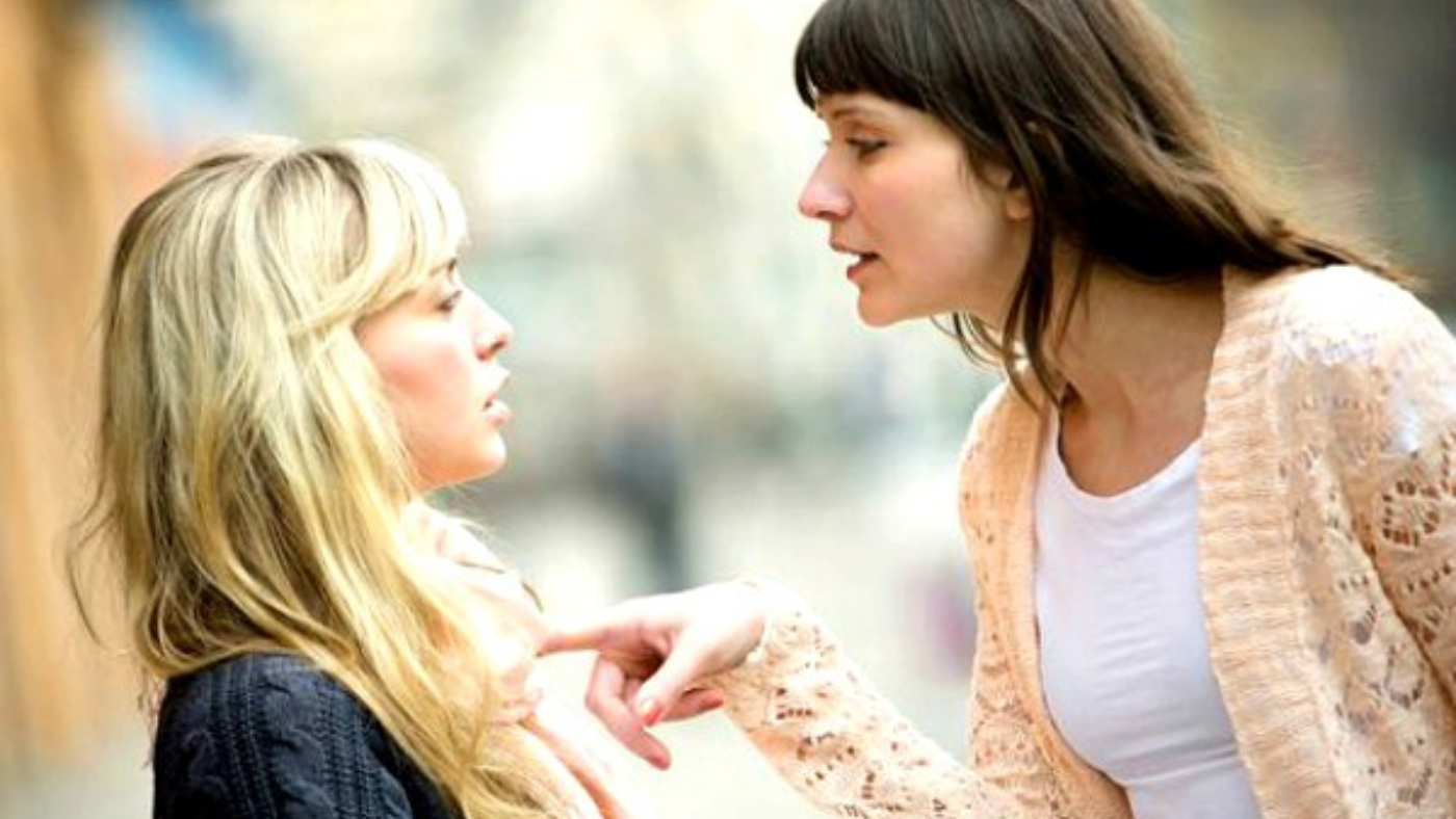 Νέα μελέτη αποκαλύπτει: Oι γυναίκες «συγκρούονται» με τα αδέλφια τους τόσο συχνά όσο οι άνδρες