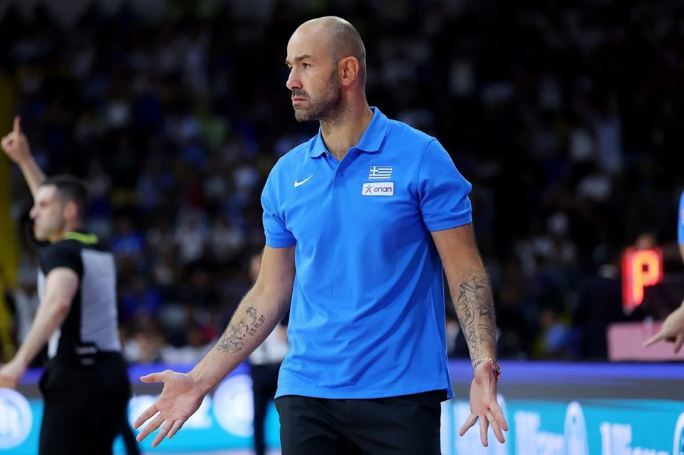 Β.Σπανούλης: «Ιστορικό το ότι ακούστηκε μόνο ένας εθνικός ύμνος»