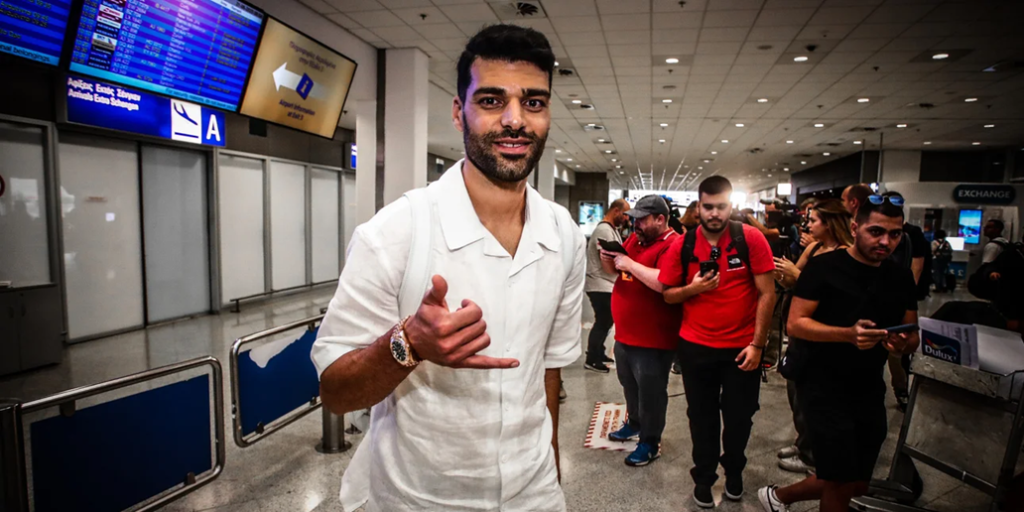 Στην Ελλάδα για να υπογράψει «χρυσό» συμβόλαιο με τον Ολυμπιακό ο Μεχντί Ταρέμι