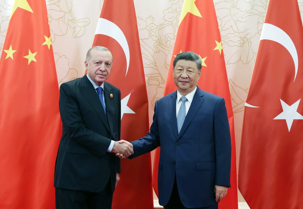 Στην Κίνα ο Ρ.Τ.Ερντογάν: Συναντήθηκε με τον Σι Τζινπίνκ – Τι συζήτησαν (φώτο)