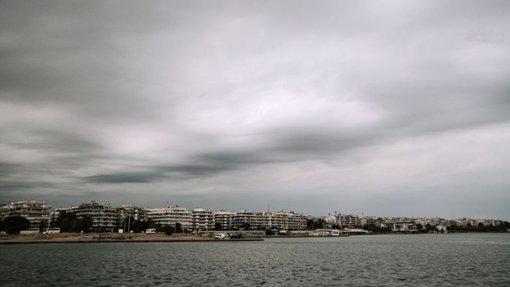 Με άστατο καιρό και μπουρίνια μας αποχαιρετά το Καλοκαίρι – Σαρώθηκε χθες η Δυτ.Ελλάδα από βροχές και ανέμους