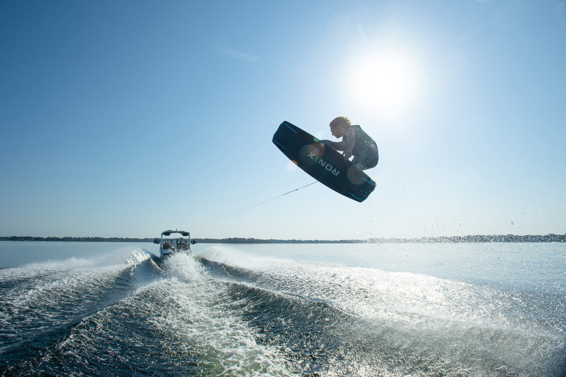 Σαντορίνη: Τραυματίστηκε 27χρονος τουρίστας που έκανε wakeboarding