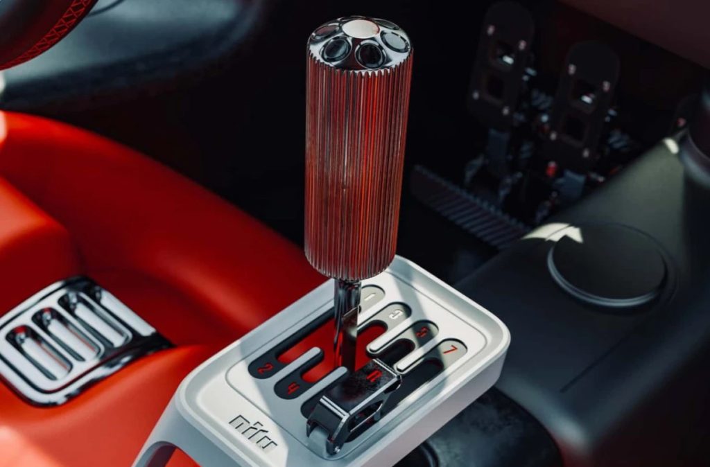 Αμείλικτα τα νούμερα: Το χειροκίνητο κιβώτιο αργοπεθαίνει