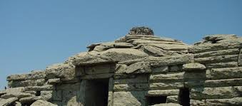 Μυστήριο με τα «Δρακόσπιτα» στην Εύβοια: Kανείς δεν γνωρίζει ποιος και γιατί τα έχτισε!