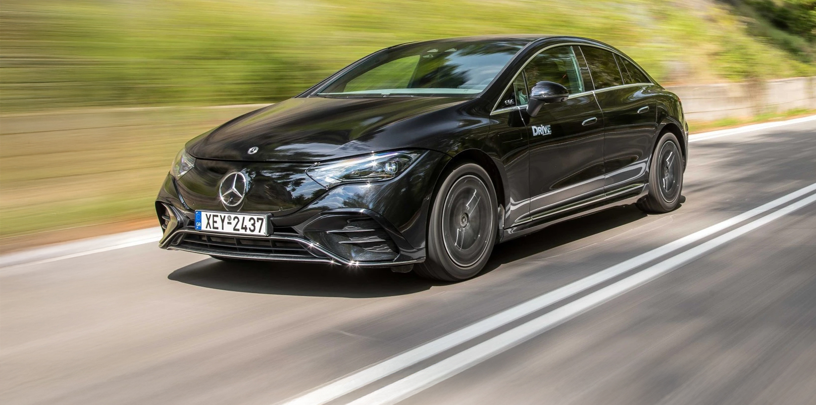 H Mercedes-Benz αποσύρει αθόρυβα τα EQE και EQE SUV