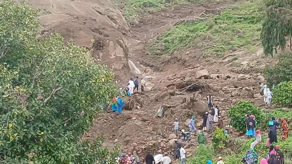 Σουδάν: Ολόκληρο χωριό ισοπεδώθηκε μετά από κατολίσθηση – Τουλάχιστον 1.000 νεκροί (βίντεο)