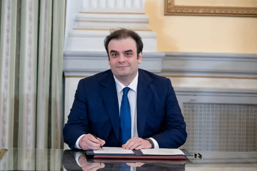 Ο Κ.Πιερρακάκης απαντά με «πέντε αλήθειες» στο ΠΑΣΟΚ