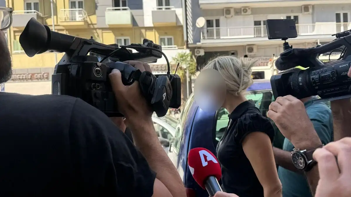 45χρονη οδηγός Porsche: «Δεν αντιλήφθηκα ότι συγκρούστηκα με άλλο όχημα – Aμαυρώθηκε το όνομά μου»