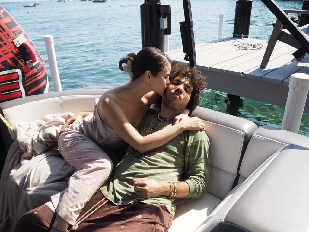 Κοινές διακοπές για την Σελένα Γκόμεζ και τον Μπένι Μπλάνκο μετά το ξεχωριστό bachelor πάρτι που έκαναν (φωτο)