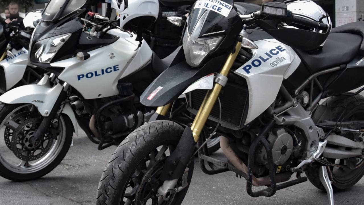 Αυτοκίνητο παραβίασε STOP και συγκρούστηκε με μοτοσικλέτα της ομάδας ΔΙΑΣ