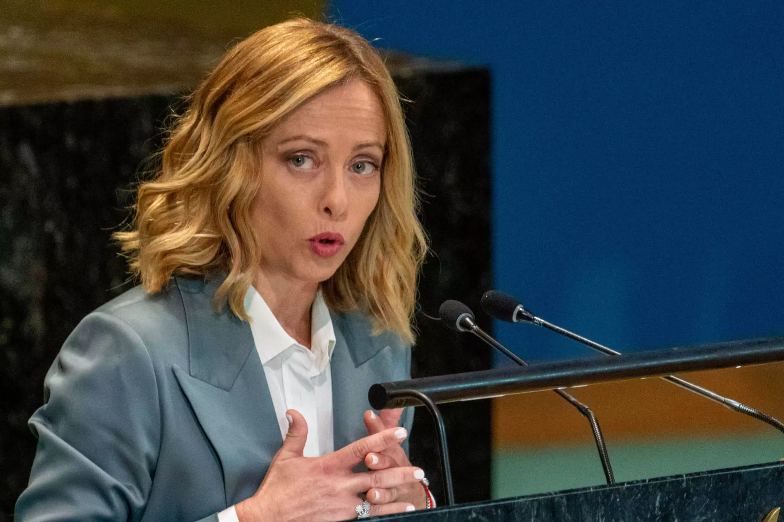 H Μελόνι διαψεύδει Μακρόν: «Η Ιταλία δεν πρόκειται να στείλει στρατεύματα στην Ουκρανία»