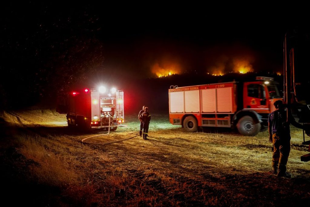 Φθιώτιδα: Φωτιά στην περιοχή Πετρωτό – Μεγάλη κινητοποίηση της Πυροσβεστικής