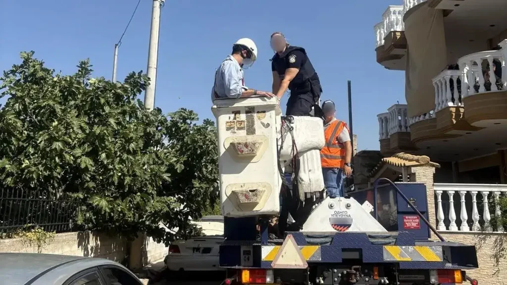 Μενίδι: Συνελήφθησαν 10 άτομα σε οικισμούς – Ξηλώθηκαν καλώδια παράνομης ηλεκτροδότησης