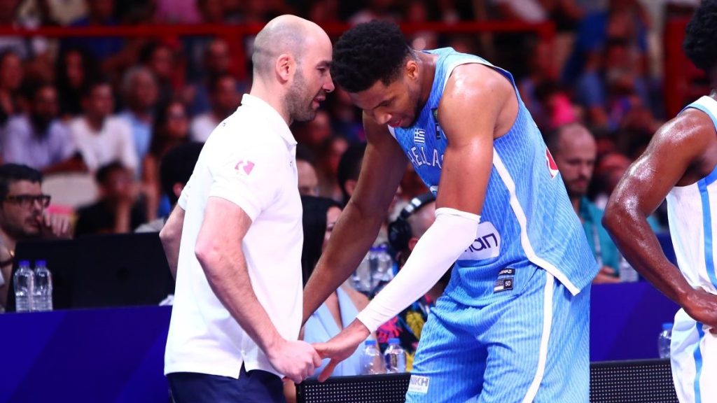 Ξέσπασε ο Σπανούλης μετά το ματς με την Ισπανία: «Παρακαλά για φάουλ ο Γιάννης και ο Ντόνσιτς παίρνει 20-22 βολές»