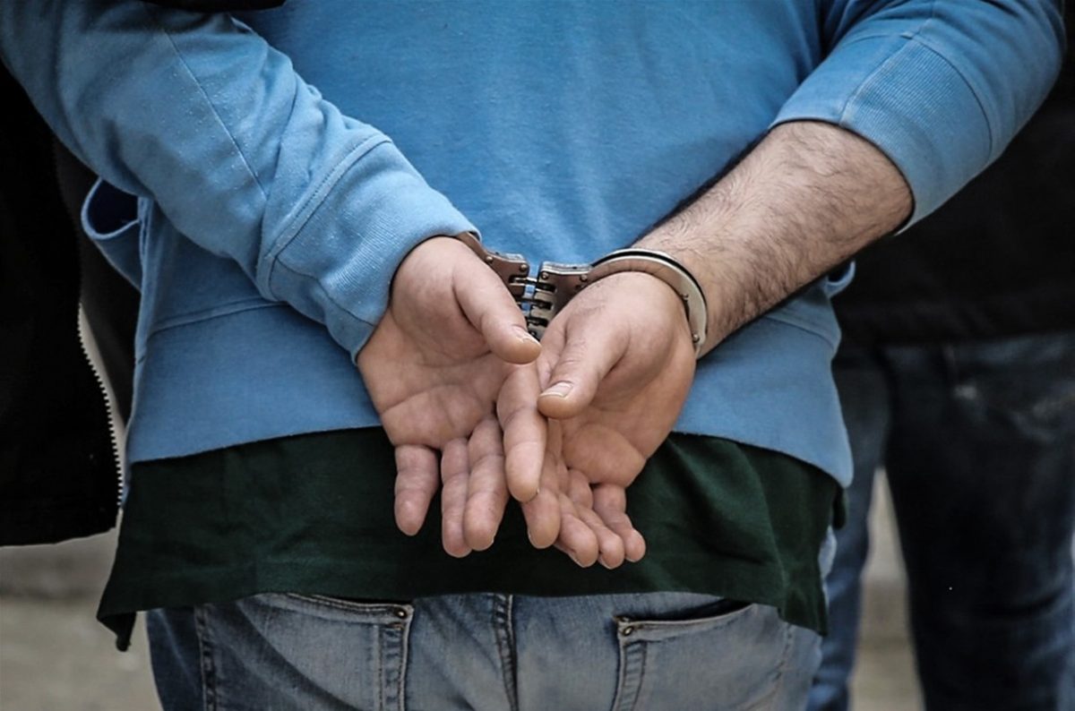 Συνελήφθη 61χρονος στη Θεσσαλονίκη που φωτογράφιζε 19χρονη μέσα σε λεωφορείο