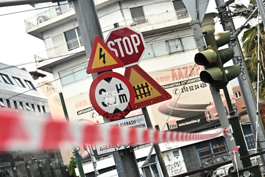 Κολωνός: Σκοτώθηκε πεζός που προσπάθησε να διασχίσει την σιδηροδρομική γραμμή – Παρασύρθηκε από τρένο