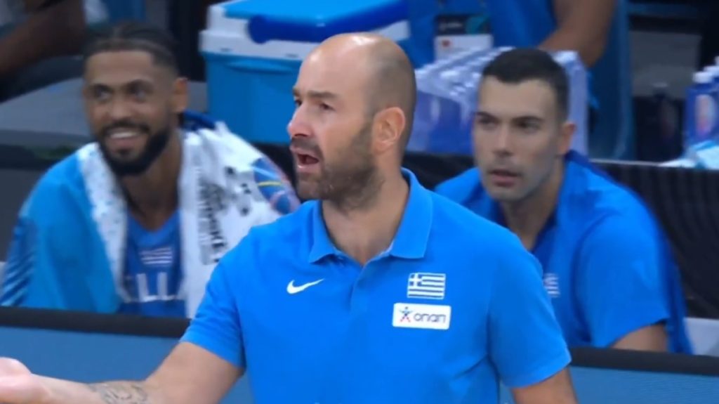 Εκνευρισμένος με τον Ισπανό Αλντάμα ο Βασίλης Σπανούλης: «Τι θες ρε φίλε;» (βίντεο)