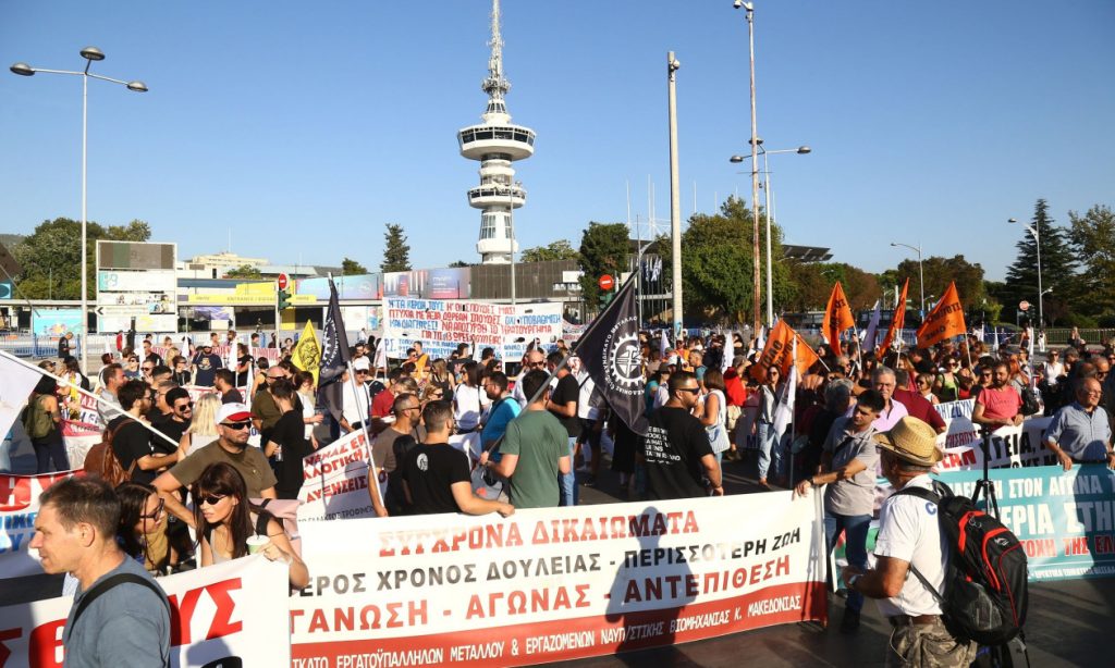 Συγκεντρώσεις για τα Τέμπη σε όλη την Ελλάδα αλλά με περιορισμένη την συμμετοχή πολιτών – Επεισόδια στο Σύνταγμα