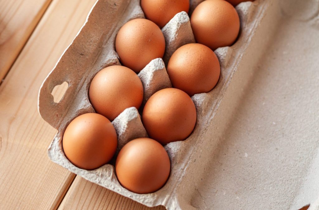 Αυγά: Ποιος είναι ο σωστός τρόπος αποθήκευσής τους για να παραμείνουν φρέσκα;