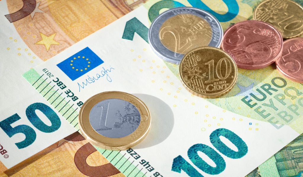 ΔΥΠΑ: Πότε ξεκινάει η υποβολή αιτήσεων για το εποχικό βοήθημα και ποιοι είναι οι δικαιούχοι