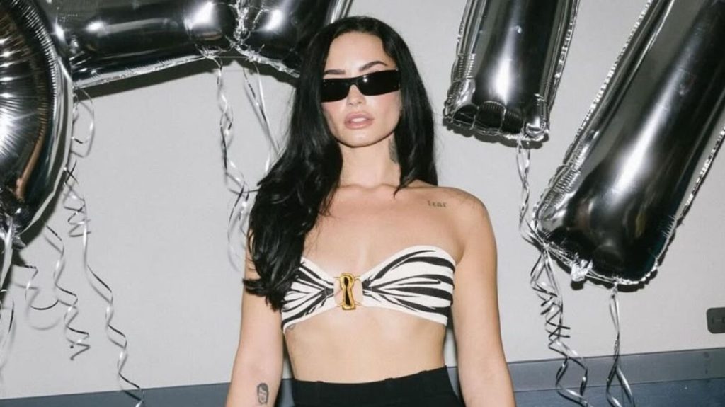 Ο αισθησιακός χορός της Ντέμι Λοβάτο με σέξι ρούχα και το «teasing» από το νέο της κομμάτι- Δείτε βίντεο