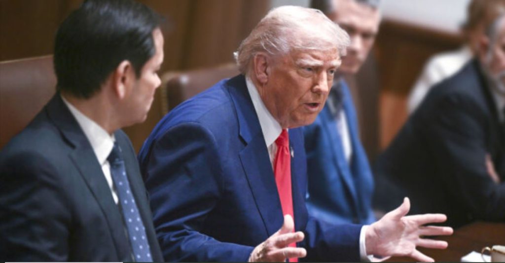 Η κυβέρνηση των ΗΠΑ ετοιμάζει την «μαύρη λίστα» με χώρες που έχουν Αμερικανούς κρατούμενους – Τι θα περιλαμβάνει