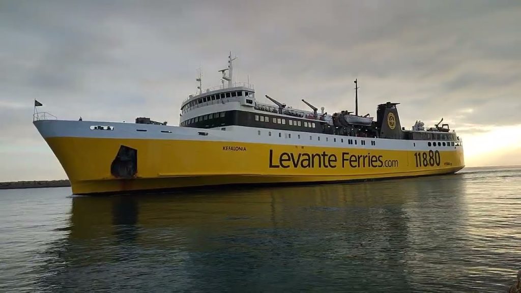 Βλάβη στο επιβατηγό-οχηματαγωγό πλοίο «Κεφαλονιά» στο λιμάνι της Κυλλήνης