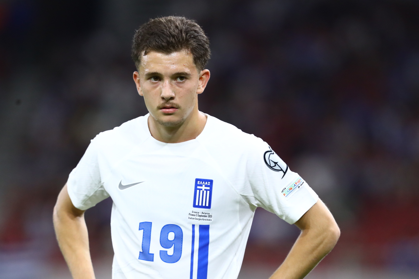 Ελλάδα – Λευκορωσία 5-1: Δείτε τη στιγμή που ο Κωνσταντίνος Καρέτσας δίνει τα παπούτσια του σε μικρό φίλαθλο (vid)