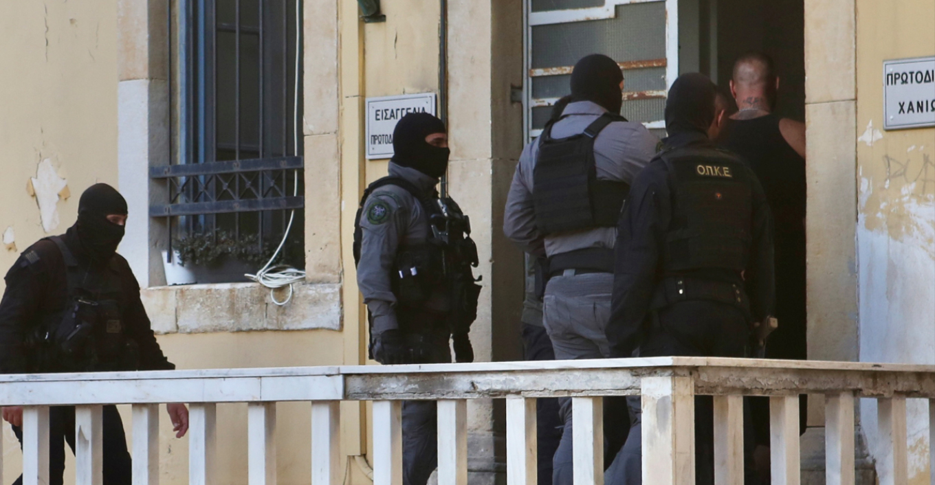 «Με εκβίαζαν όχι όμως με ροζ βίντεο», είπε ο επίσκοπος που εμπλέκεται με την οργάνωση της Κρήτης (βίντεο)