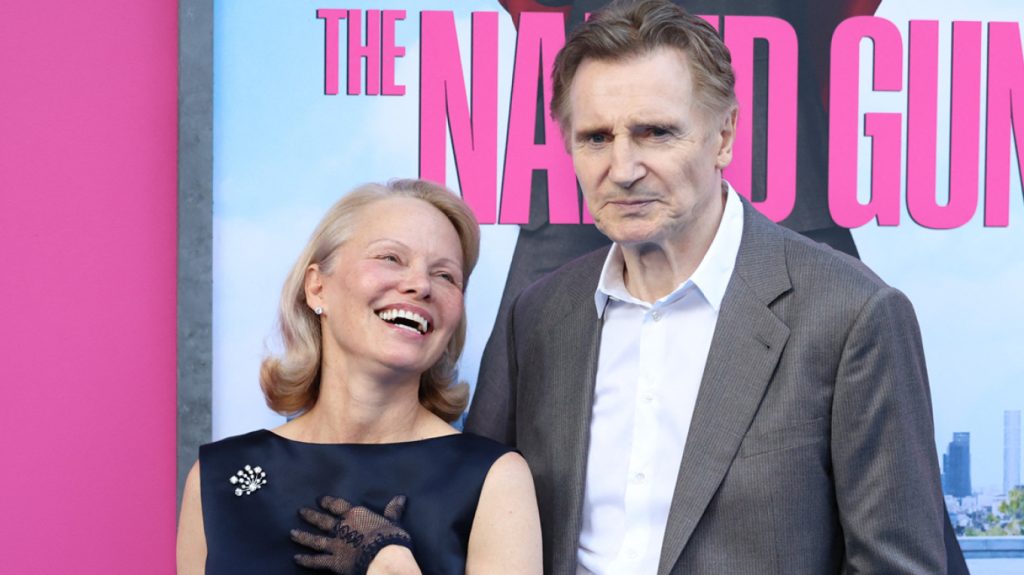 Πάμελα Άντερσον: Δυσαρεστημένη με τα δημοσιεύματα που την θέλουν να έχει σχέση με τον Λίαμ Νίσον για… διαφήμιση