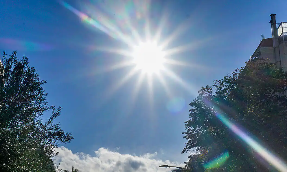 Ο καιρός σήμερα: Αίθριος με μικρή πτώση της θερμοκρασίας – Η πρόγνωση για όλη τη χώρα