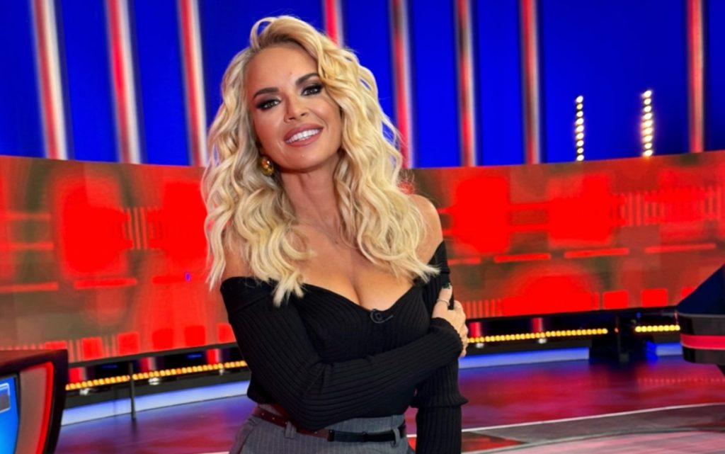 Στιγμές ξεγνοιασιάς για τη Μ.Μπεκατώρου στη Σάμο: Δείτε φωτογραφίες