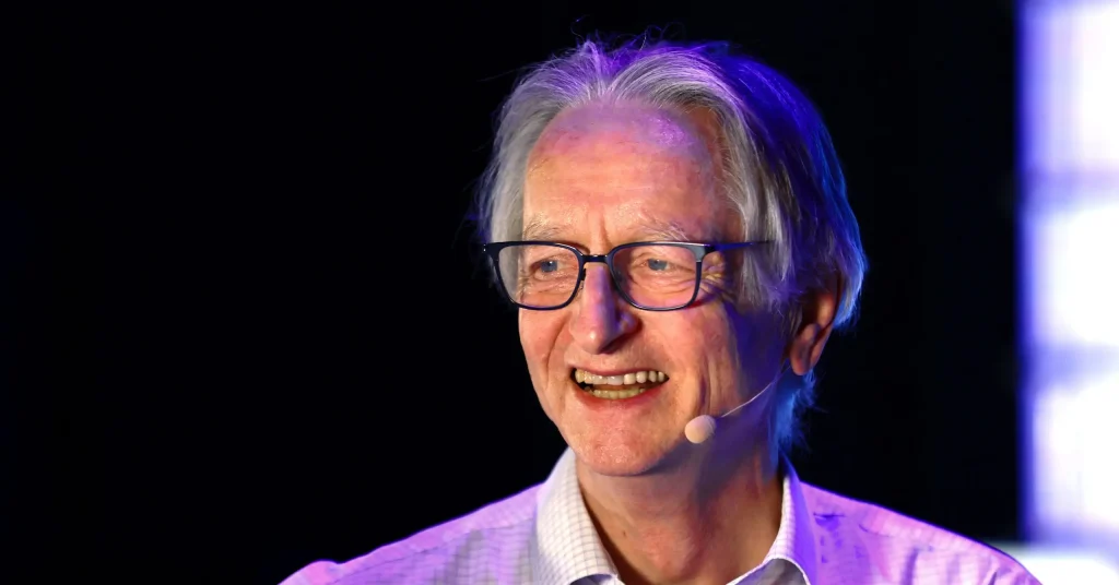 Τζέφρι Χίντον: Ο «νονός» της  Τ.Ν  προειδοποιεί για μαζική ανεργία και εκτίναξη κερδών για τις εταιρείες