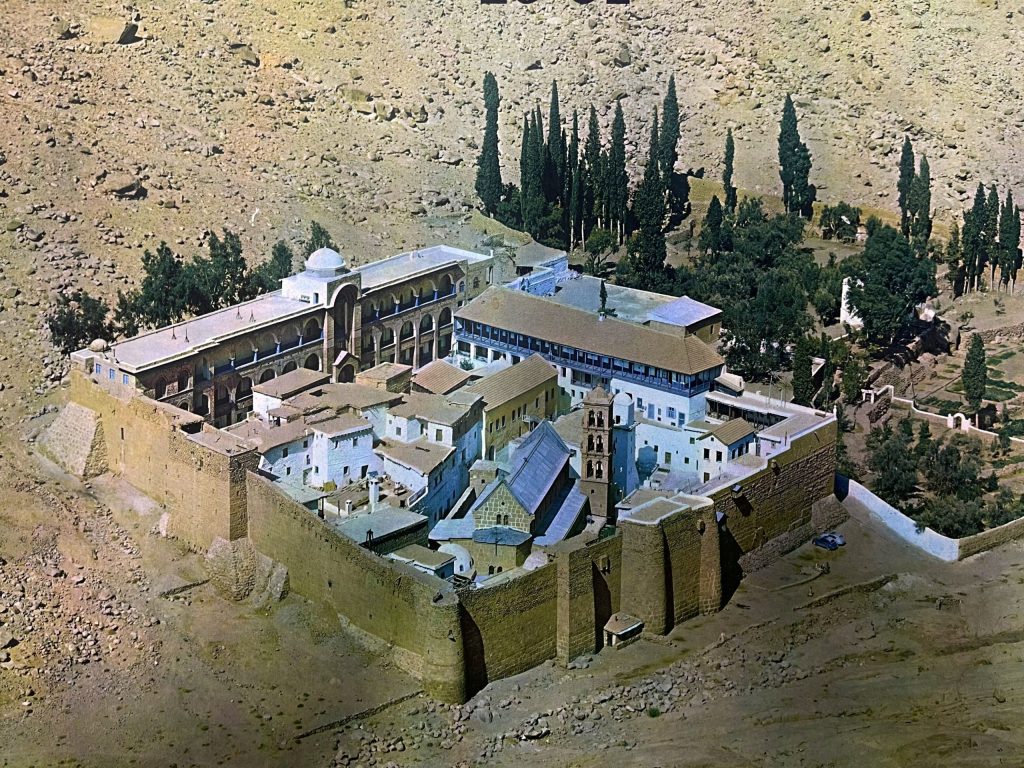 BBC για Όρος Σινά: «Η Αίγυπτος μετατρέπει σε πολυτελές θέρετρο ένας από τους πιο ιερούς τόπους του κόσμου»