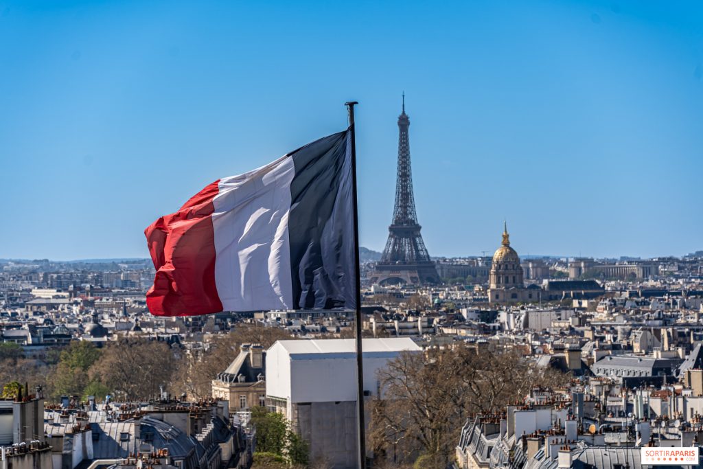 Βρετανικά ΜΜΕ: Η Γαλλία αντιμέτωπη με τη σοβαρότερη κρίση από τον Β’ Παγκόσμιο Πόλεμο