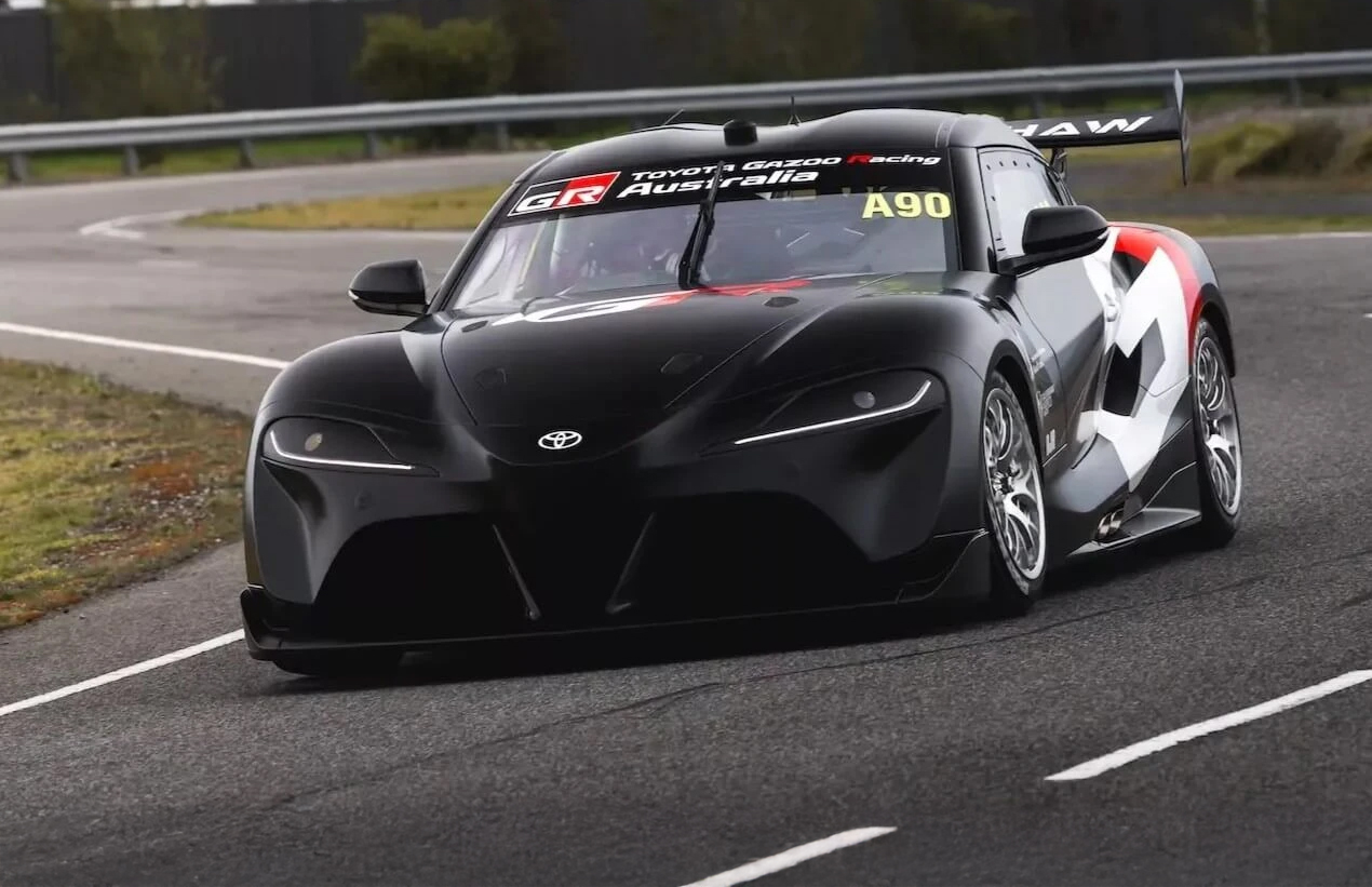 Θα ανατριχιάσεις με το «ουρλιαχτό» του V8 της Toyota Supra (βίντεο)