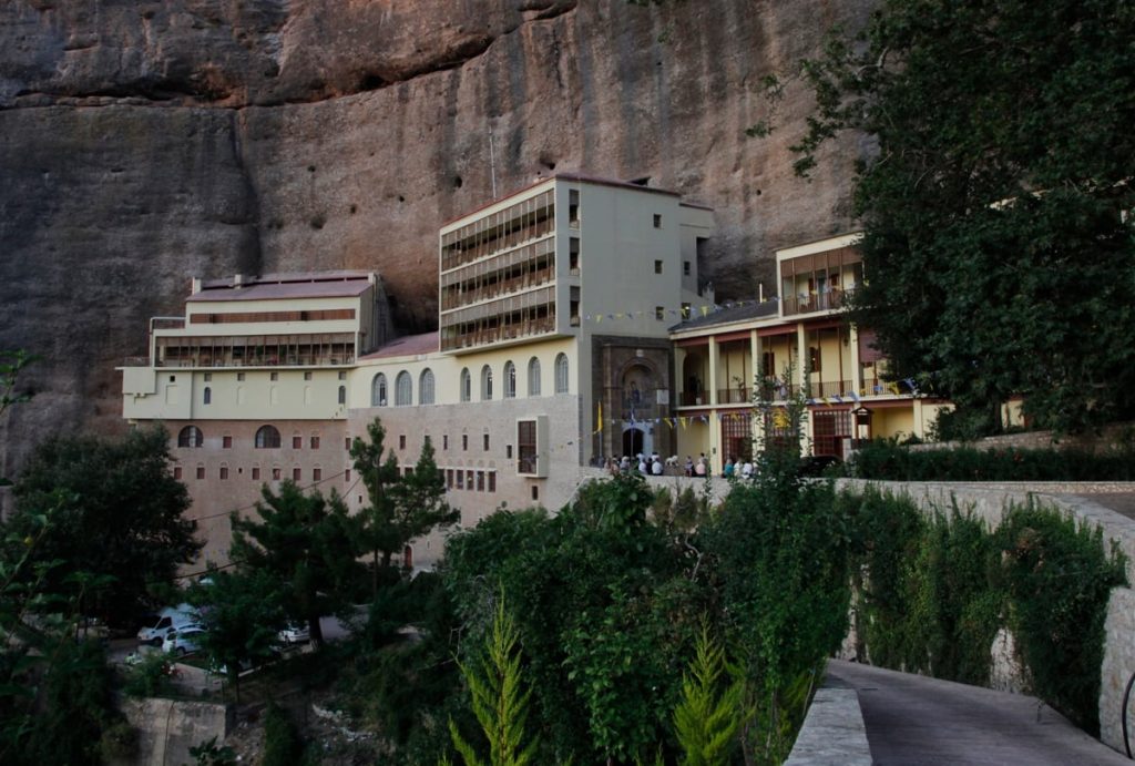 Καλάβρυτα: Αυτός είναι ο ηγούμενος της Μονής Μεγάλου Σπηλαίου που συνελήφθη – Τέθηκε σε αργία (φωτο)