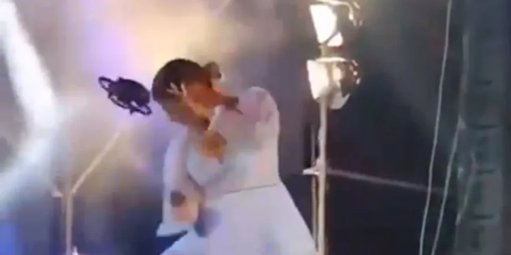 Βίντεο: Η στιγμή που drone χτυπά με δύναμη τραγουδίστρια στο πρόσωπο κατά τη διάρκεια συναυλίας στο Περού