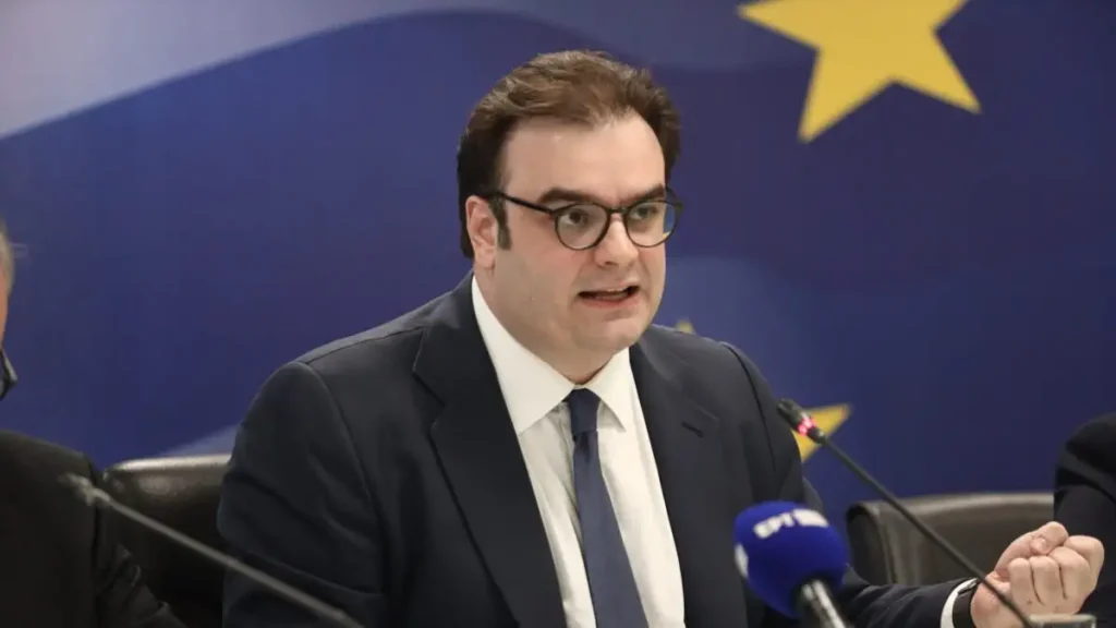 Ο υπουργός Οικονομίας Κ.Πιερρακάκης απαντά στην κριτική για το «λίγο» των μέτρων της ΔΕΘ