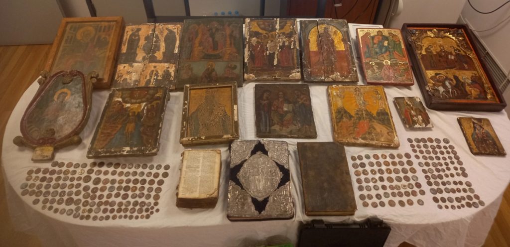 Τα πολύτιμα αντικείμενα που ήθελε να πουλήσει ο αθεόφοβος ηγούμενος – Το «δίκτυό» του και πώς ξεσκεπάστηκε (φωτο)