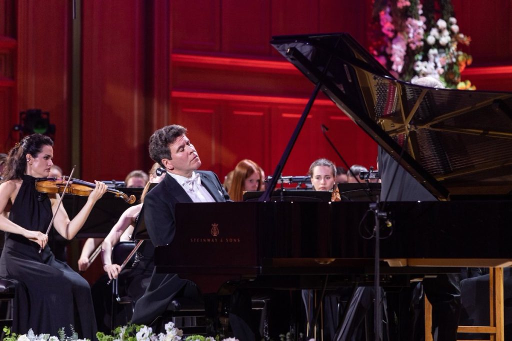 Βίντεο από την ρωσική πρεσβεία απάντηση στην  ακύρωση της εμφάνισης του Ντένις Ματσούεφ