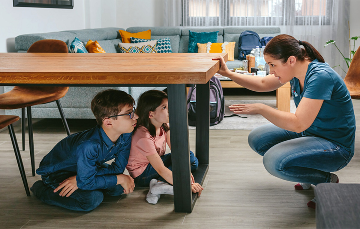 Σεσμός και παιδιά: Τι να κάνουμε για να νιώσουν ασφαλή