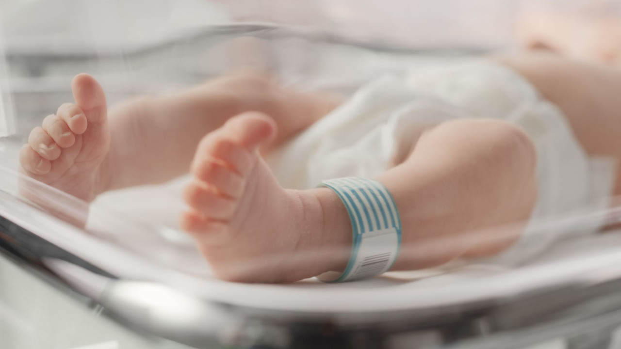 Ιατροδικαστική Πάτρας: Ύποπτος θάνατος βρέφους – Ξυπνάει μνήμες από τις υποθέσεις Ε.Μουρτζούκου και Ρ.Πισπιρίγκου